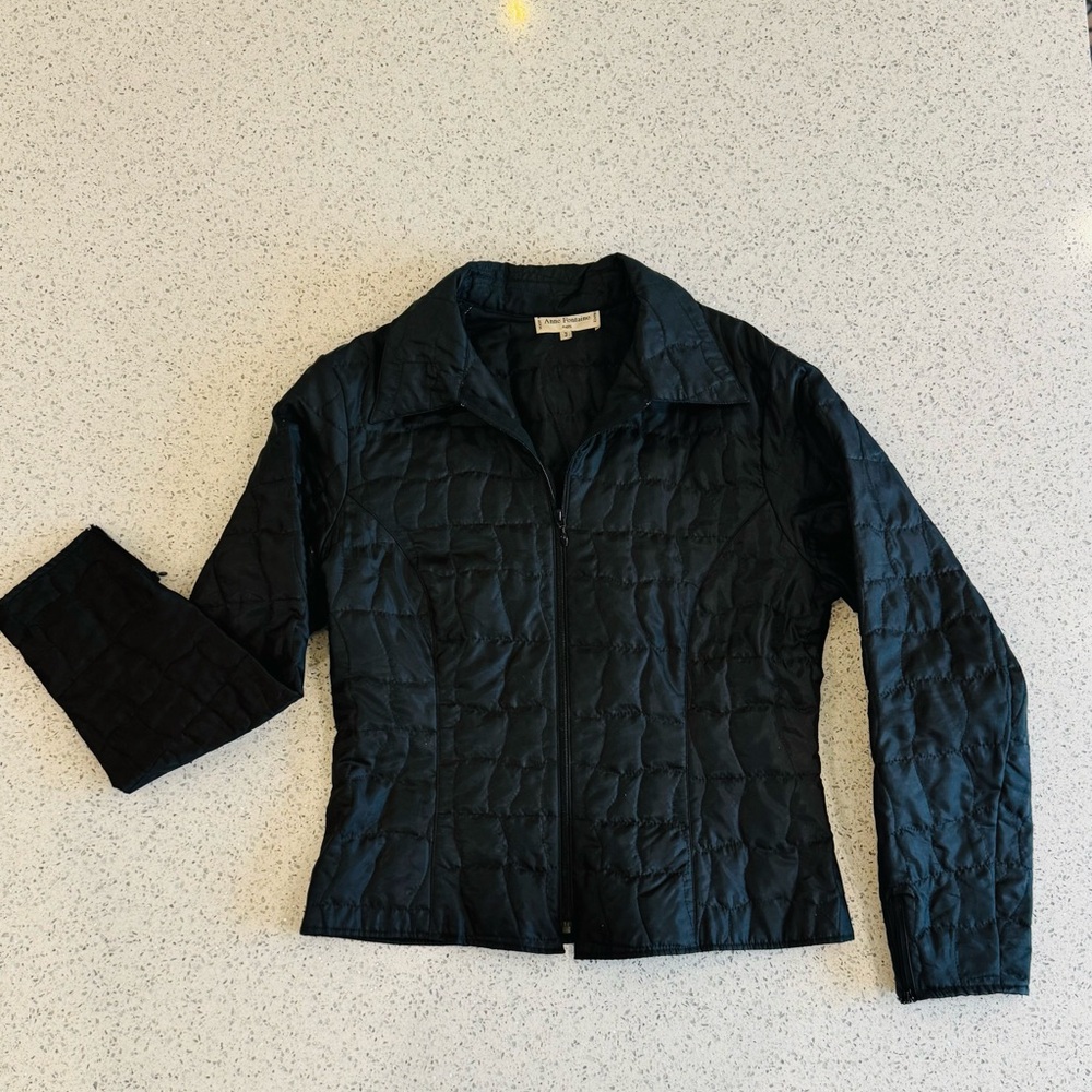 Anne Fontaine full zip quilted Jacket, tailored style.